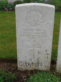 Etaples Military Cemetery - Hamilton, William Hartwell